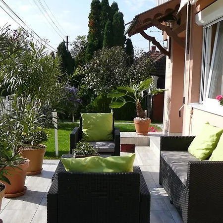 Toreki Vendeghaz Apartment *